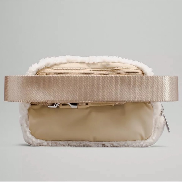 Lululemon Belt Bag - Picture 2 of 6
